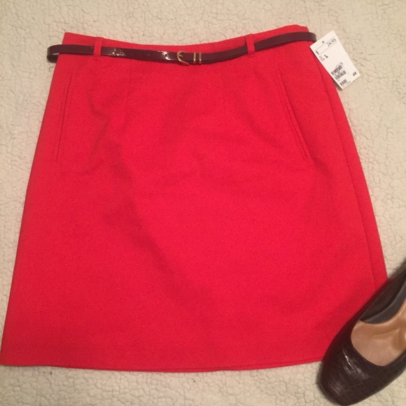 H&M Dresses & Skirts - H & M red skirt, size 8 NWT